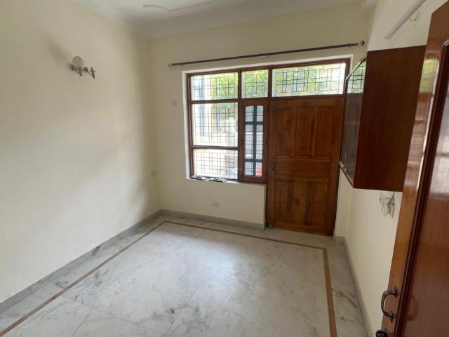 3 BHK Independent Builder Floor in Sector 22 for rent Gurgaon. The reference number is 20407358