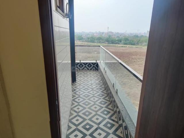 3 BHK Independent Builder Floor in Sector 24 Rohini for rent New Delhi. The reference number is 20696998