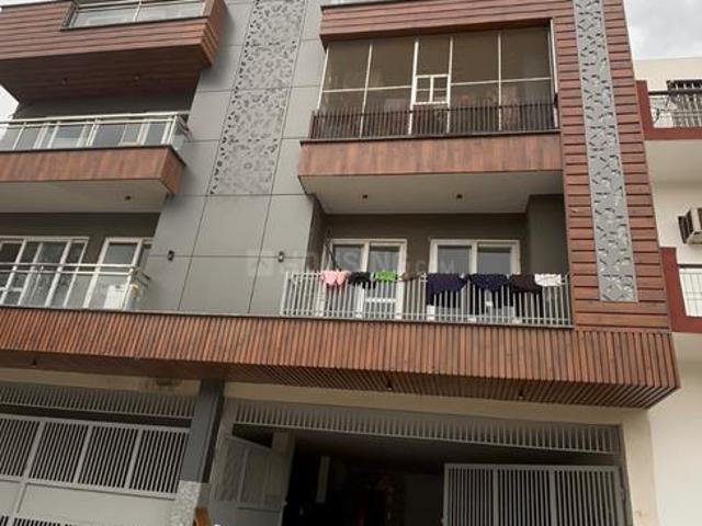 3 BHK Independent Builder Floor in Sector 28 Dwarka for resale New Delhi. The reference number is 16642235