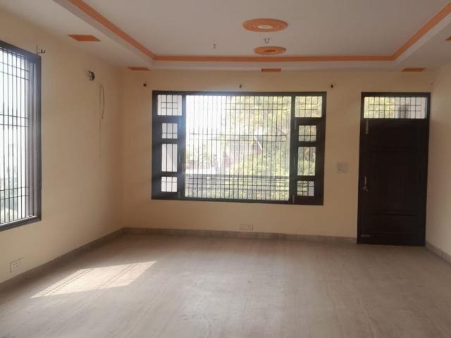 3 BHK Independent Builder Floor in Sector 33 for rent Chandigarh. The reference number is 21215836