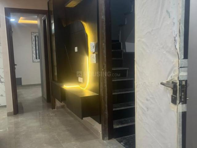 3 BHK Independent Builder Floor in Sector 3 Rohini for rent New Delhi. The reference number is 21210014