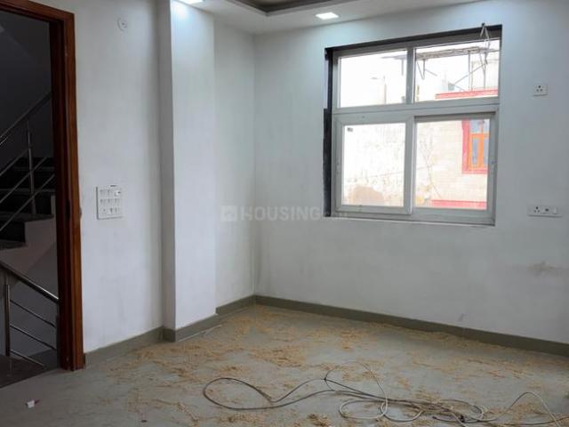 3 BHK Independent Builder Floor in Sector 3 Rohini for resale New Delhi. The reference number is 19790663