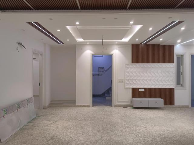 4 BHK Independent Builder Floor in Sector 20 Rohini for resale New Delhi. The reference number is 20314039