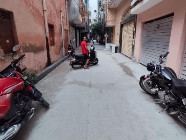 3 BHK Independent Builder Floor in Shahdara for resale New Delhi. The reference number is 18372226