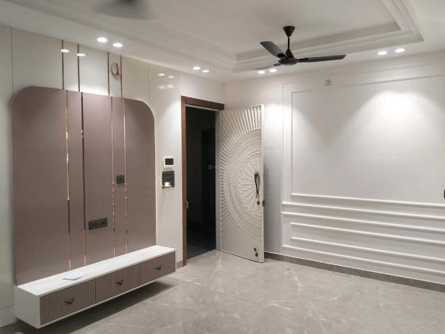 3 BHK Independent Builder Floor in Shahdara for resale New Delhi. The reference number is 19913885