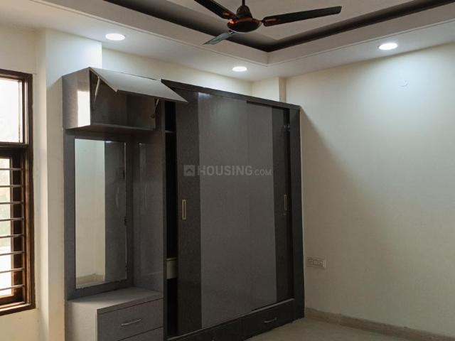 3 BHK Independent Builder Floor in Shakurpur for resale New Delhi. The reference number is 19561038