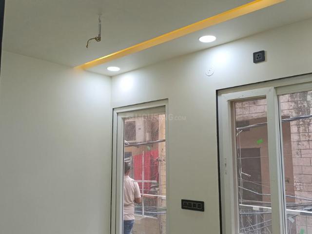 3 BHK Independent Builder Floor in Shakurpur for resale New Delhi. The reference number is 19708604