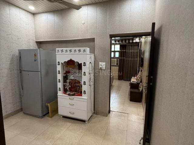 3 BHK Independent Builder Floor in Shalimar Bagh for rent New Delhi. The reference number is 17974576