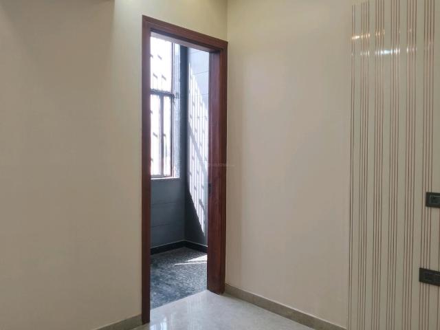 3 BHK Independent Builder Floor in Shalimar Bagh for rent New Delhi. The reference number is 19275333