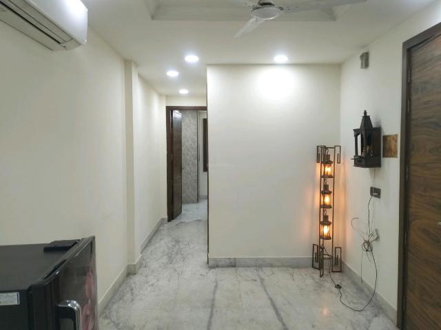 3 BHK Independent Builder Floor in Shalimar Bagh for rent New Delhi. The reference number is 19275599