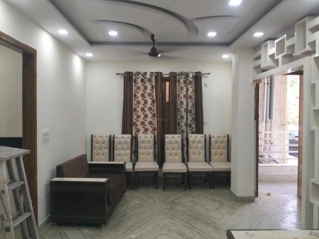 3 BHK Independent Builder Floor in Shalimar Bagh for rent New Delhi. The reference number is 21140158