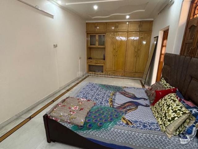 3 BHK Independent Builder Floor in Shalimar Bagh for rent New Delhi. The reference number is 21152506