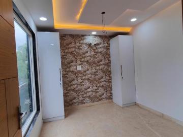 3 BHK Independent Builder Floor in Shalimar Bagh for resale New Delhi. The reference number is 17625949