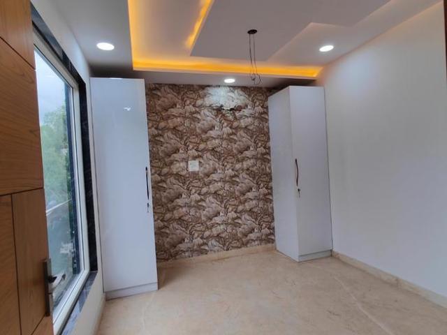 3 BHK Independent Builder Floor in Shalimar Bagh for resale New Delhi. The reference number is 17625949