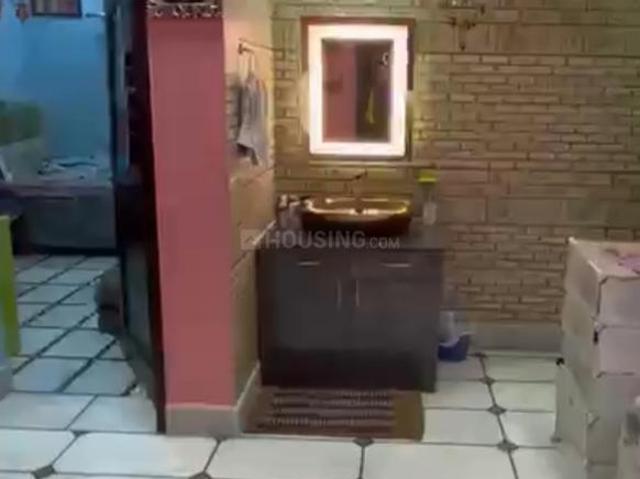 3 BHK Independent Builder Floor in Shalimar Bagh for resale New Delhi. The reference number is 20108321