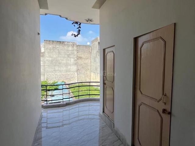 3 BHK Independent Builder Floor in Shastri Nagar for rent Meerut. The reference number is 20903550