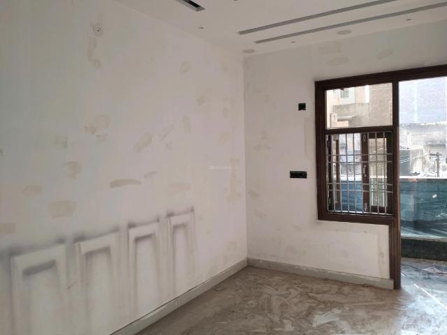 3 BHK Independent Builder Floor in Shastri Nagar for rent New Delhi. The reference number is 19530251