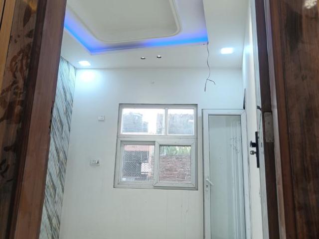 3 BHK Independent Builder Floor in Shastri Nagar for rent New Delhi. The reference number is 21078357