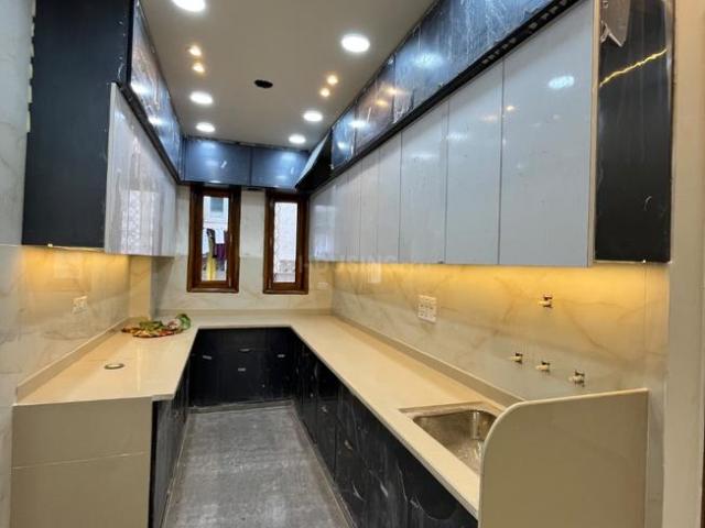3 BHK Independent Builder Floor in Shastri Nagar for rent New Delhi. The reference number is 21200892