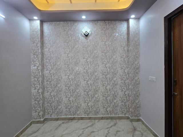 3 BHK Independent Builder Floor in Shastri Nagar for resale Ghaziabad. The reference number is 21105912