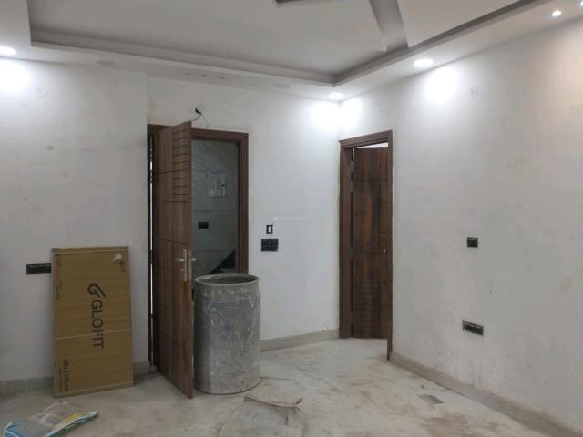 3 BHK Independent Builder Floor in Shastri Nagar for resale New Delhi. The reference number is 19792383