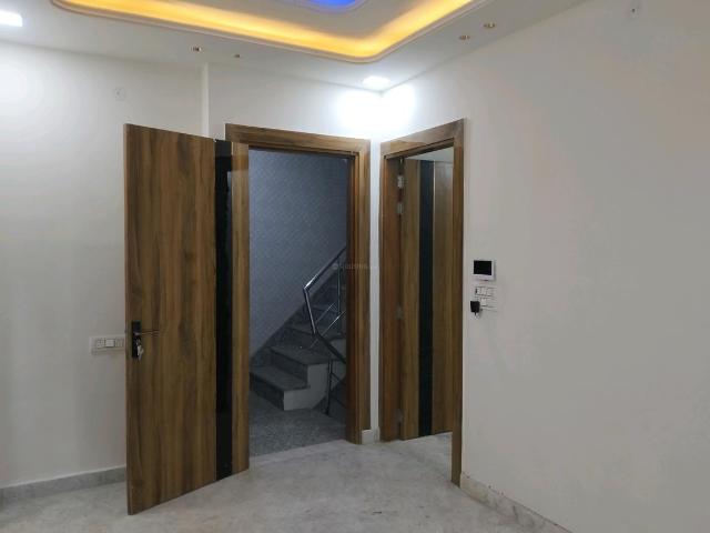 3 BHK Independent Builder Floor in Shastri Nagar for resale New Delhi. The reference number is 19881231