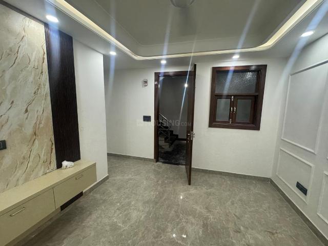 3 BHK Independent Builder Floor in Siddhartha Extension for rent New Delhi. The reference number is 20172003