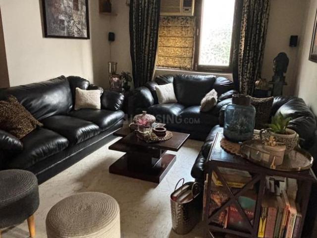 3 BHK Independent Builder Floor in South Extension I for resale New Delhi. The reference number is 17383554