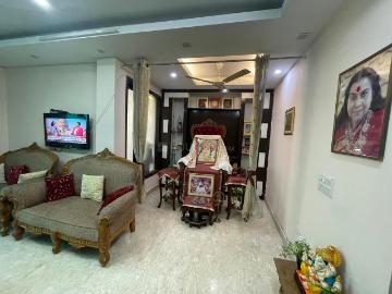 3 BHK Independent Builder Floor in South Extension I for resale New Delhi. The reference number is 19323484