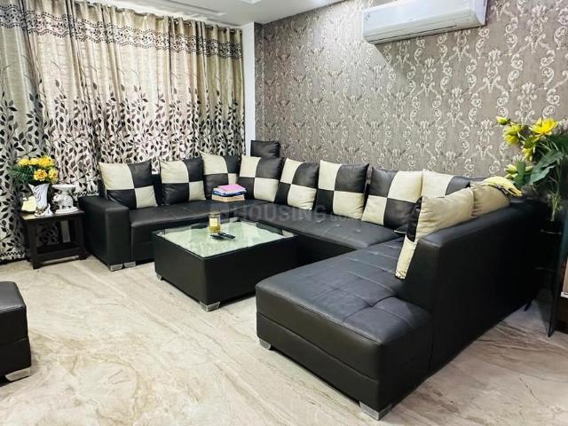 3 BHK Independent Builder Floor in South Extension I for resale New Delhi. The reference number is 21194347