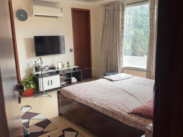 3 BHK Independent Builder Floor in South Extension I for resale New Delhi. The reference number is 21197308