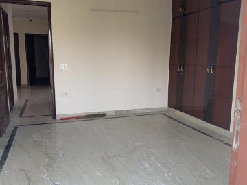 3 BHK Independent Builder Floor in South Extension II for resale New Delhi. The reference number is 20360612