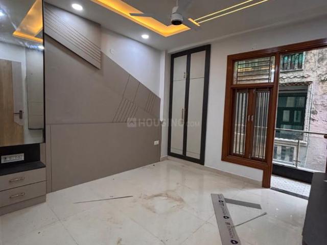 3 BHK Independent Builder Floor in Uttam Nagar for rent New Delhi. The reference number is 21072643