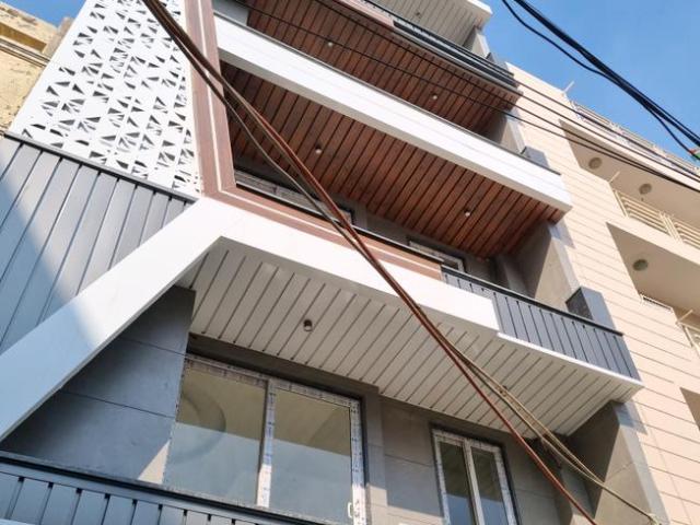 3 BHK Independent Builder Floor in Uttam Nagar for resale New Delhi. The reference number is 19354828