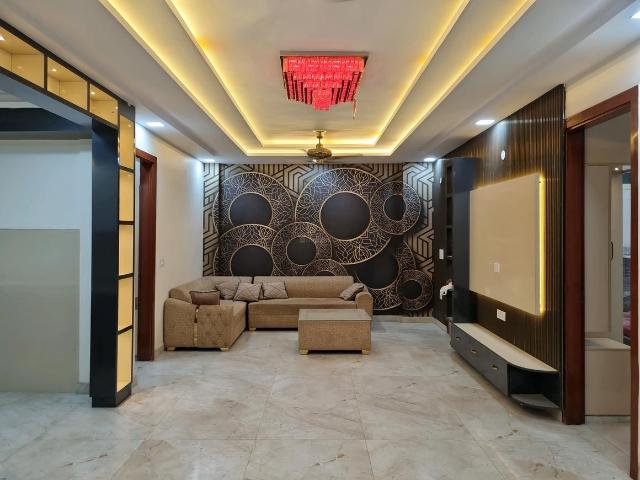 4 BHK Apartment in Bharat Vihar for resale New Delhi. The reference number is 20446966