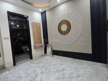3 BHK Independent Builder Floor in Uttam Nagar for resale New Delhi. The reference number is 20527842