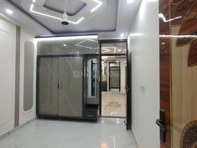 3 BHK Apartment in Dwarka Mor for resale New Delhi. The reference number is 20617778