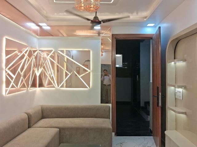 3 BHK Independent Builder Floor in Dwarka Mor for resale New Delhi. The reference number is 20801937