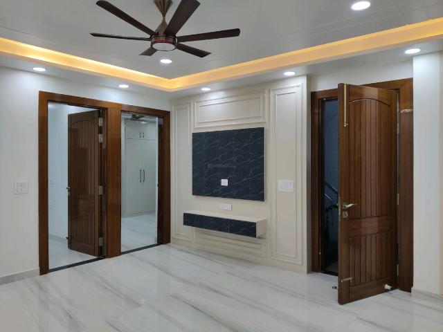 3 BHK Independent Builder Floor in Vaishali for resale Ghaziabad. The reference number is 19717320