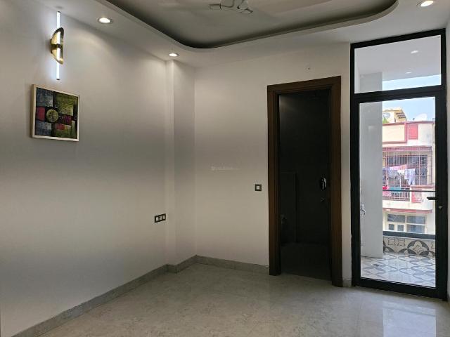 3 BHK Independent Builder Floor in Vaishali for resale Ghaziabad. The reference number is 21324639
