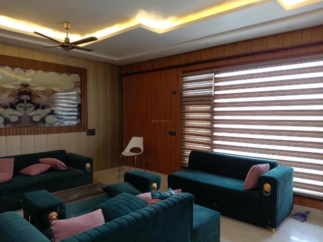 3 BHK Independent Builder Floor in Vasant Kunj for rent New Delhi. The reference number is 20701034