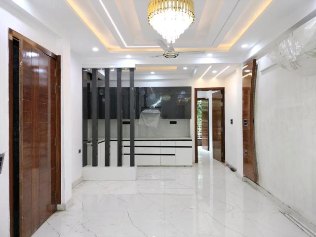 3 BHK Independent Builder Floor in Vasundhara for resale Ghaziabad. The reference number is 11908543