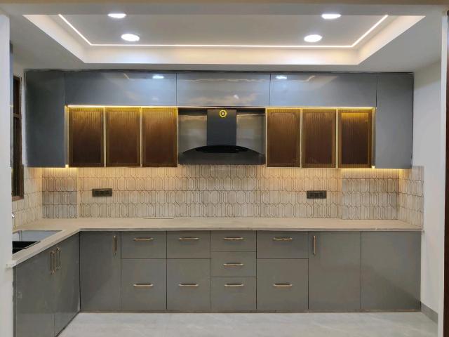 4 BHK Independent Builder Floor in Vasundhara for resale Ghaziabad. The reference number is 19138294
