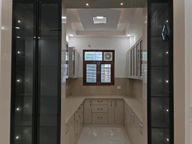 3 BHK Independent Builder Floor in Vasundhara for resale Ghaziabad. The reference number is 20168316