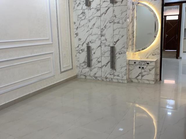 3 BHK Independent Builder Floor in Vasundhara for resale Ghaziabad. The reference number is 20384034