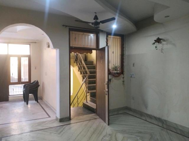 3 BHK Independent Builder Floor in Vikaspuri for rent New Delhi. The reference number is 19608464