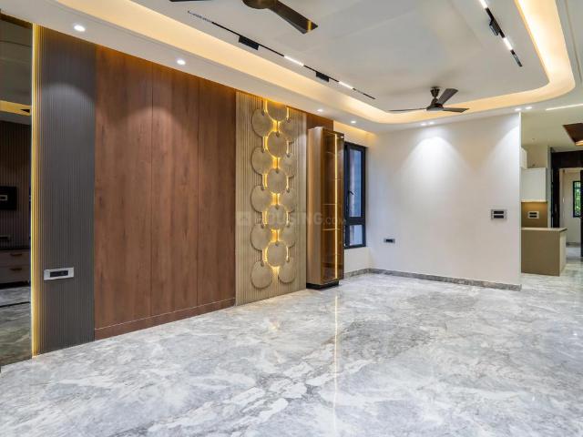 3 BHK Independent Builder Floor in Vikaspuri for resale New Delhi. The reference number is 18813872