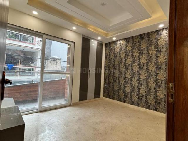 3 BHK Independent Builder Floor in Paschim Vihar for resale New Delhi. The reference number is 20044015