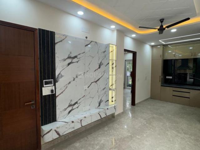 3 BHK Independent Builder Floor in Vikaspuri for resale New Delhi. The reference number is 20232345