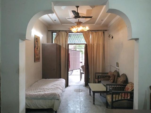 3 BHK Independent Builder Floor in Vikaspuri for resale New Delhi. The reference number is 20551970